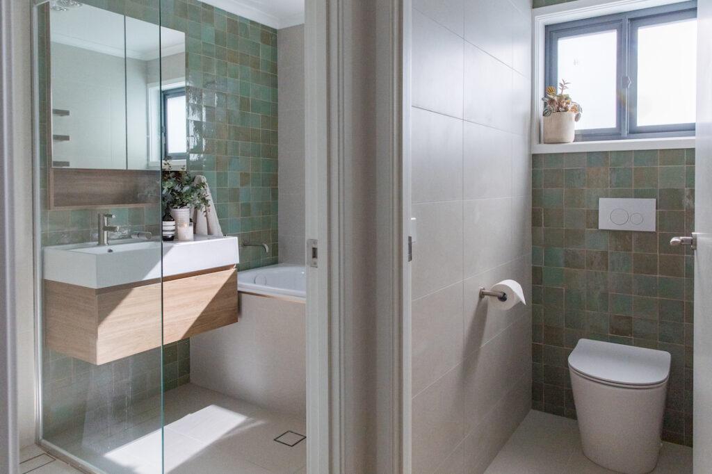Evatt bathroom and toilet