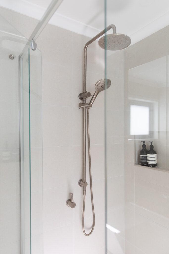 Evatt shower