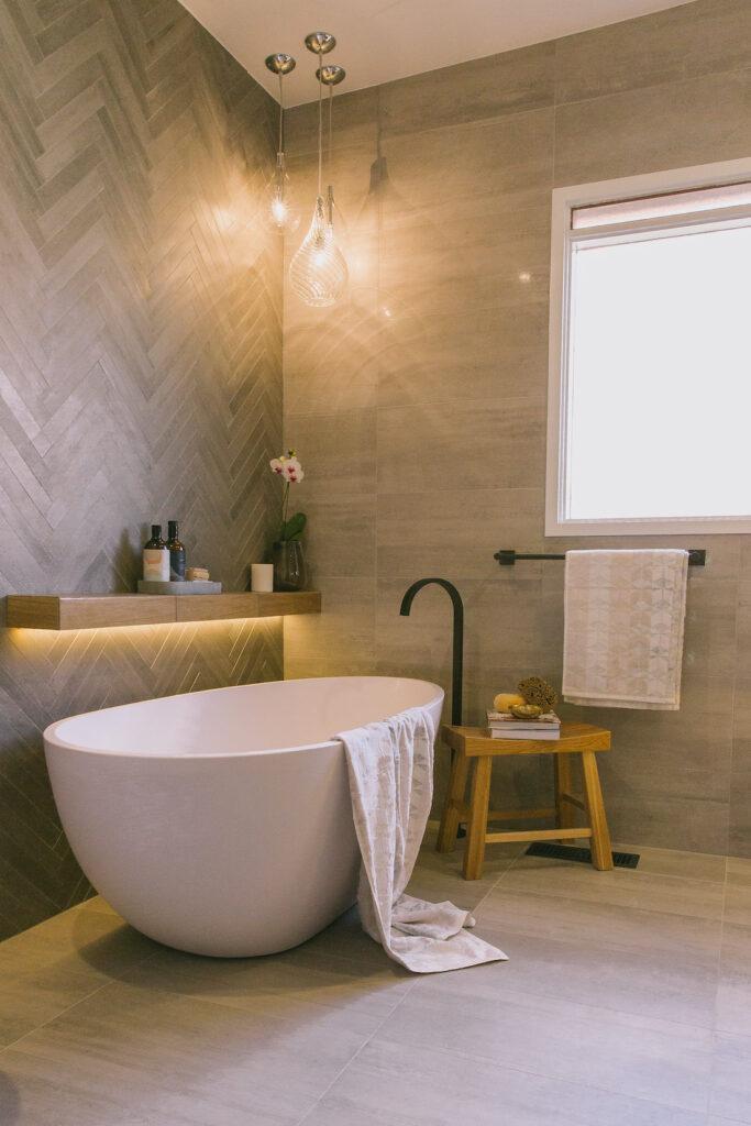 Freestanding bath tub